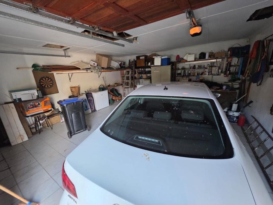 4 Bedroom Property for Sale in Wavecrest Eastern Cape